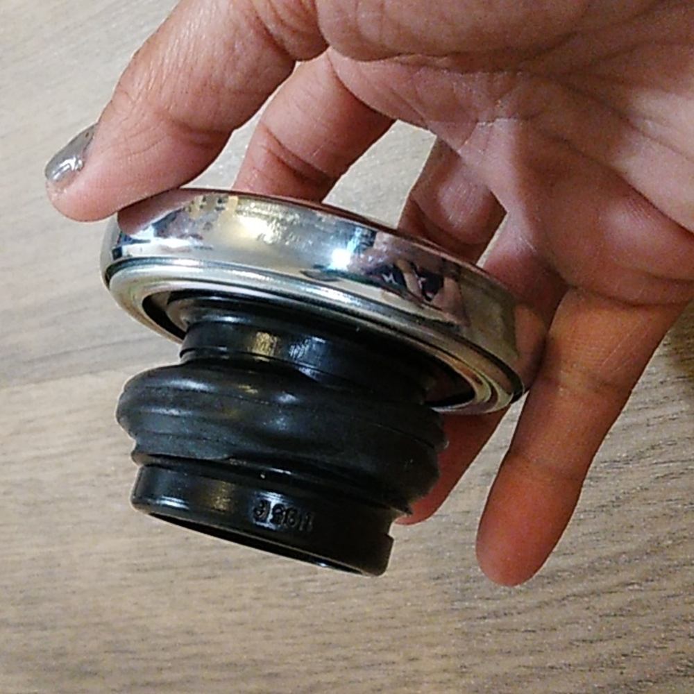 2009 Harly Davidson . Dyna superglide gas cap - Picture 3 of 5